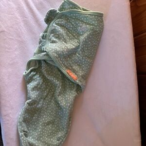 SWADDLE ME easy swaddle